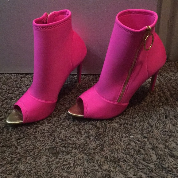 Heels - Picture 3 of 4